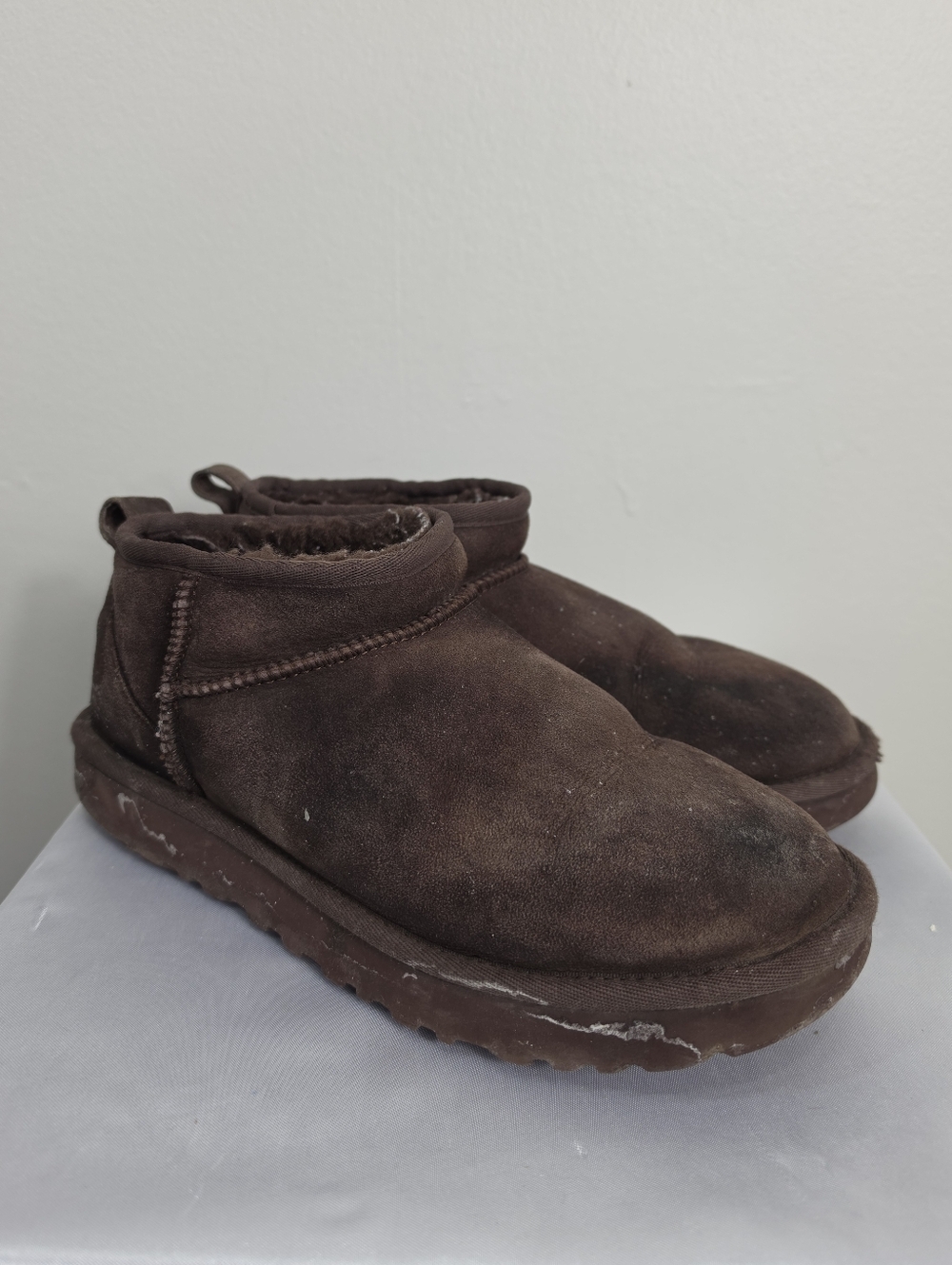 UGG Classic Ultra Mini Boots Size 9